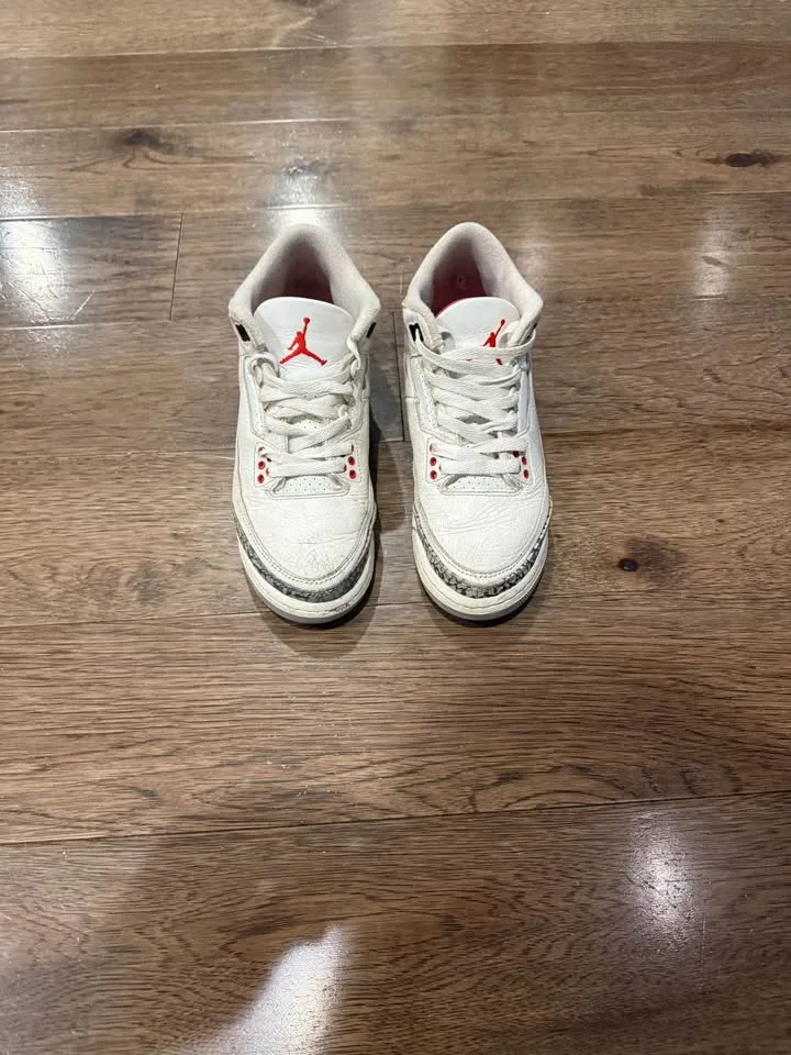 Air Jordan 3 Retro (size 3.5Y) image indicator(3)