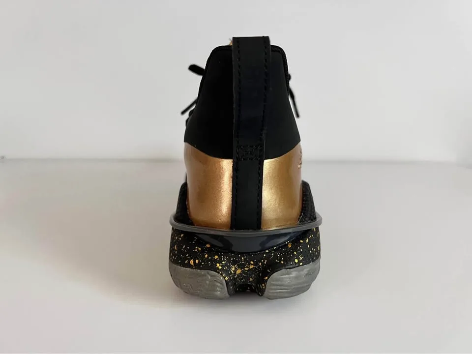 Under Armour Curry 7 “Gold Splash” – Men’s 9 image indicator(2)