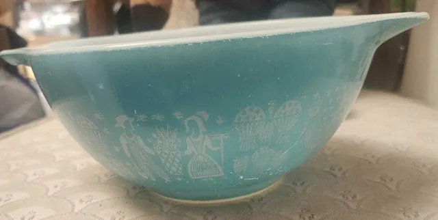 Pyrex Amish Butter Print Cinderella Bowl