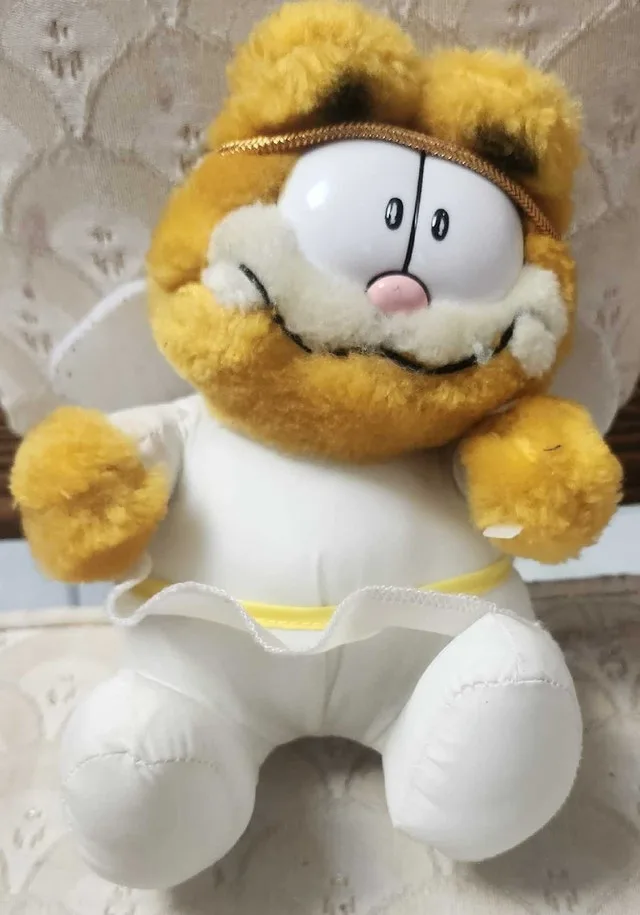 Garfield Angel Plush 1981