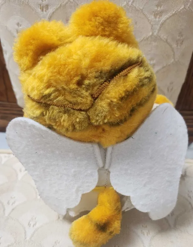 Garfield Angel Plush 1981 image indicator(2)