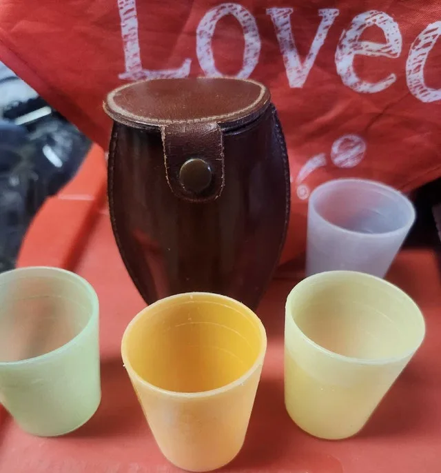 LaCombe Hotel Leather Case image indicator(3)