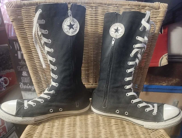 Converse All Star Boots - Size 4 image indicator(2)