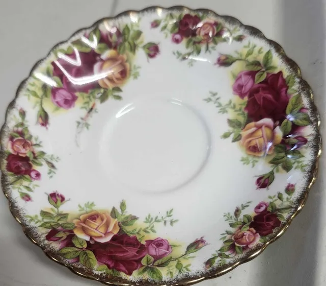 Royal Albert Old Country Roses Teacup image indicator(4)