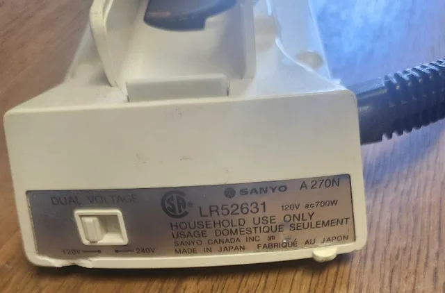 Sanyo Travel Iron image indicator(3)