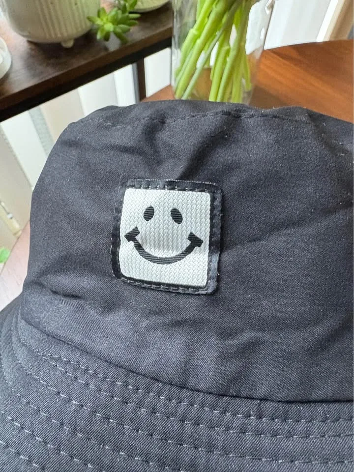 Happy Face Bucket Hat image indicator(2)