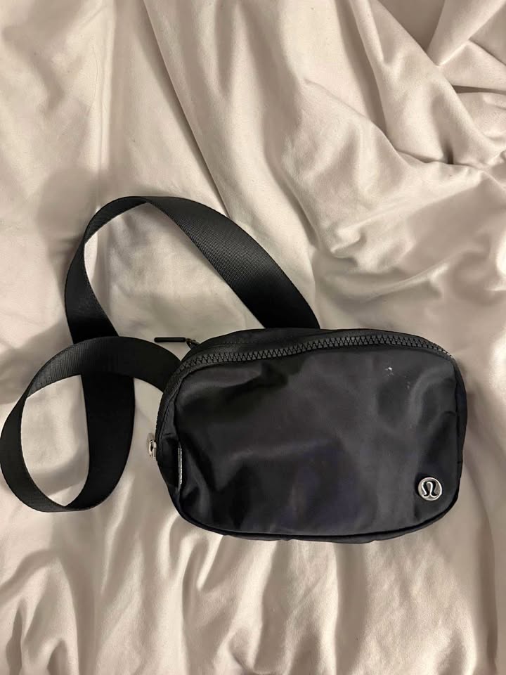 Lululemon bag