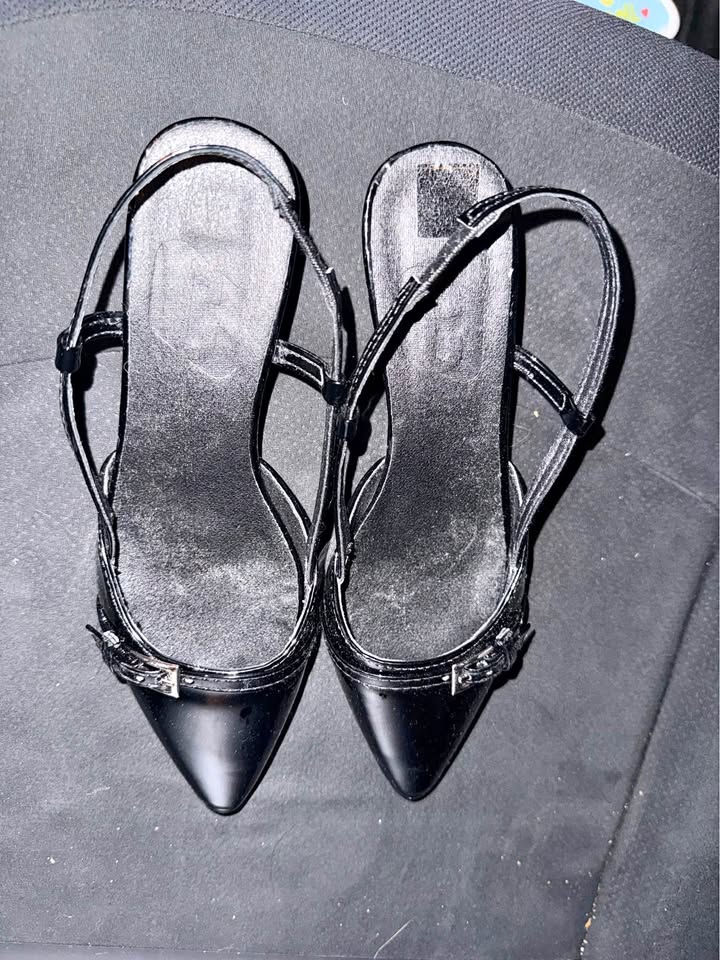 Black kitten heels