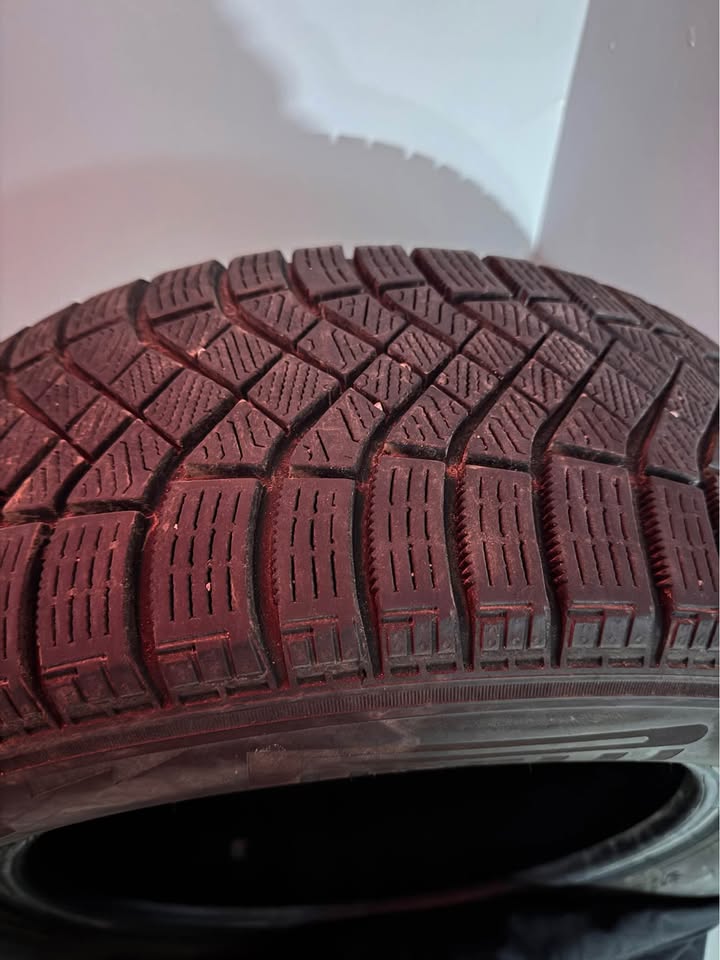 Winter tire 215/60r16 - photo 3