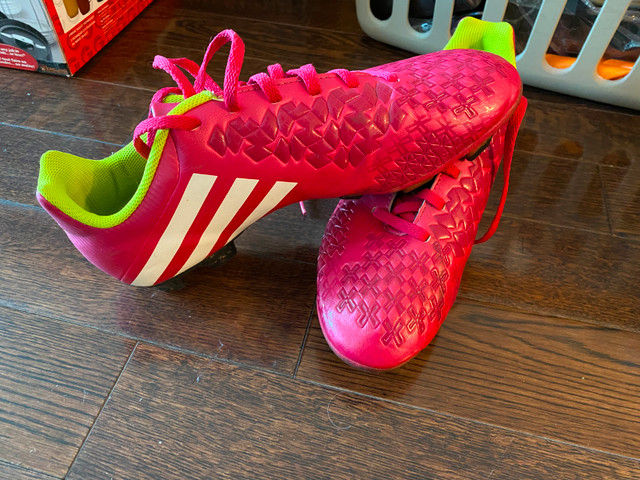 Men Adidas Soccer Boot - mint condition