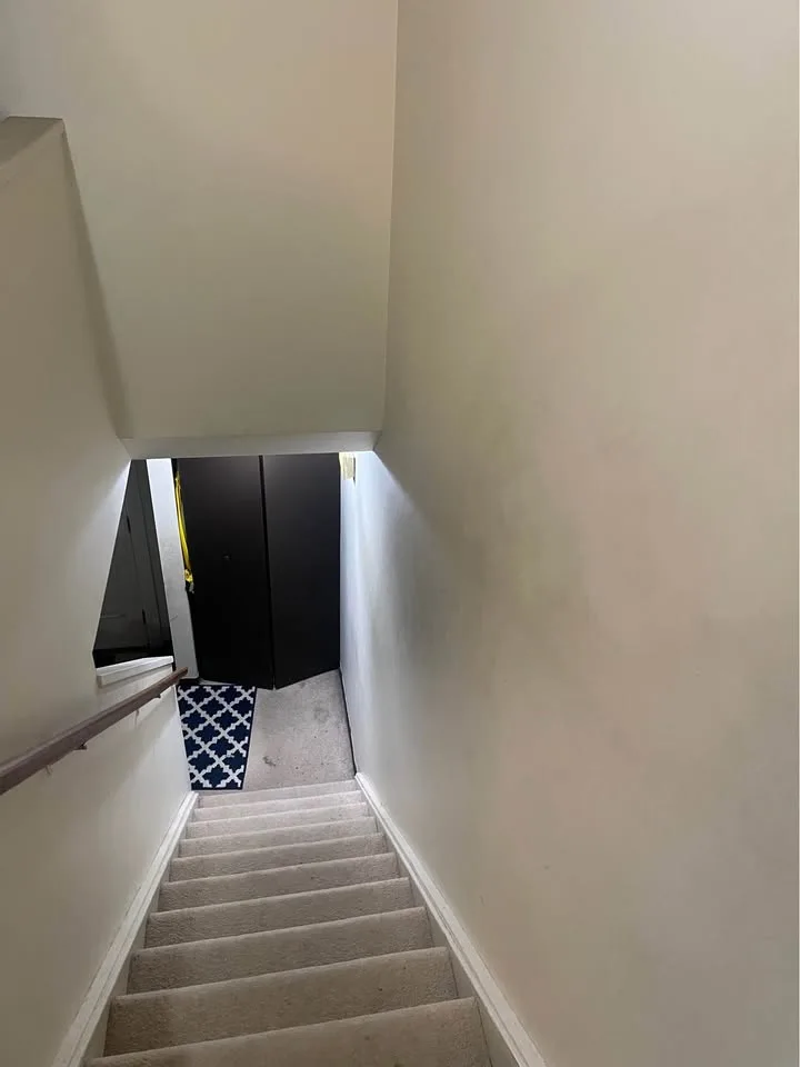 3 Beds 1 Bath - Townhouse image indicator(4)