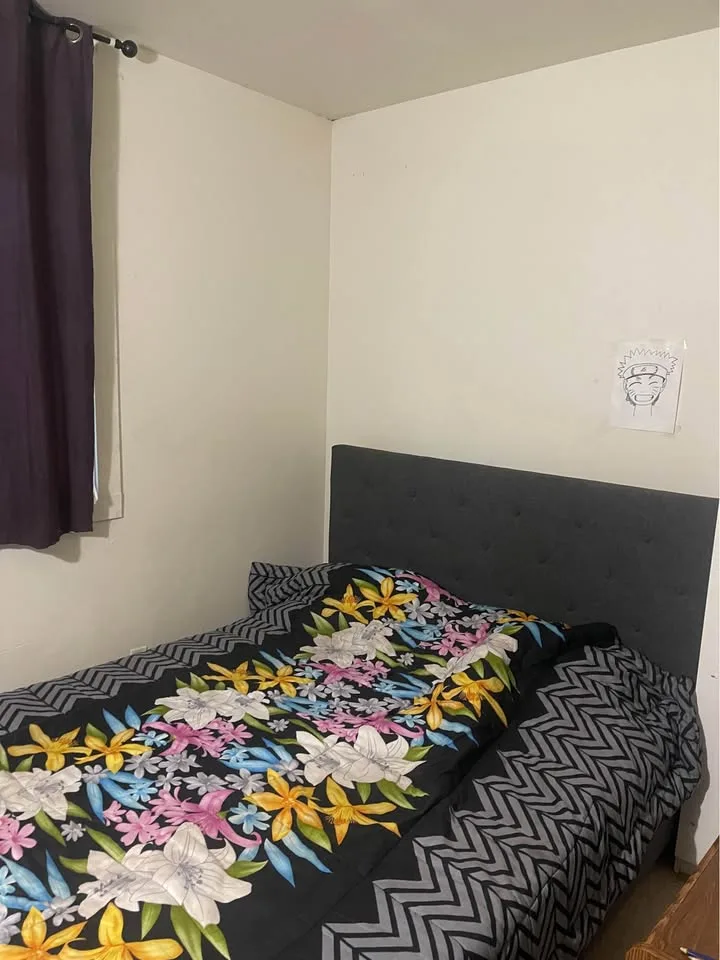 3 Beds 1 Bath - Townhouse image indicator(10)