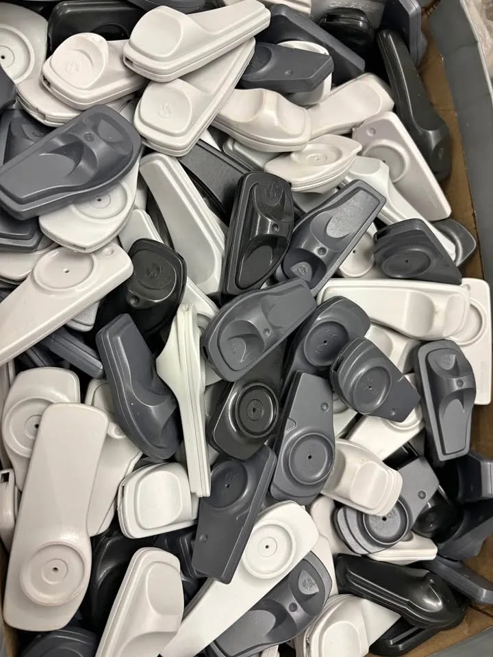 Security Clothing tag for outlet stores thumbnail