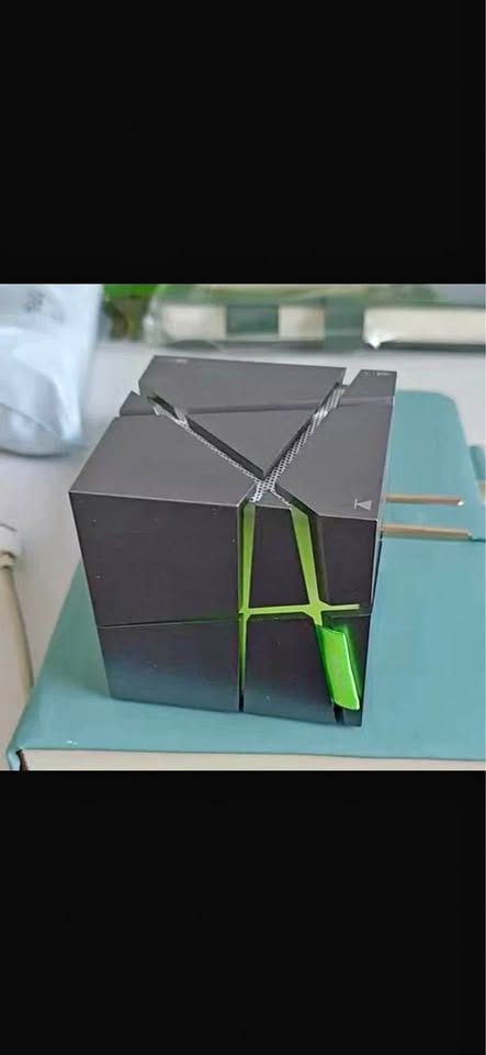 RGB cube speaker, moodlight + speaker bass