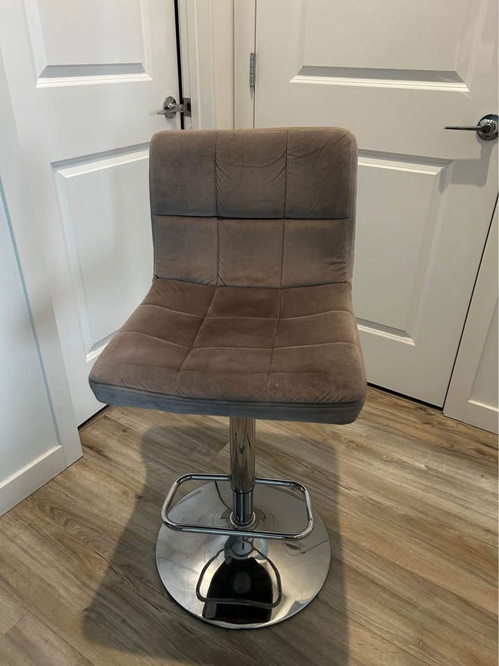 Adjustable Height Bar Stool - photo 3