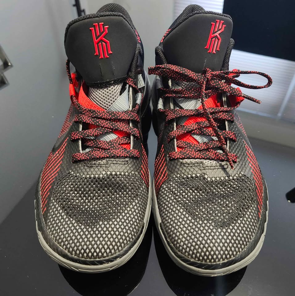 NIKE basketball Shoes (size 7.5 US ) - photo 3