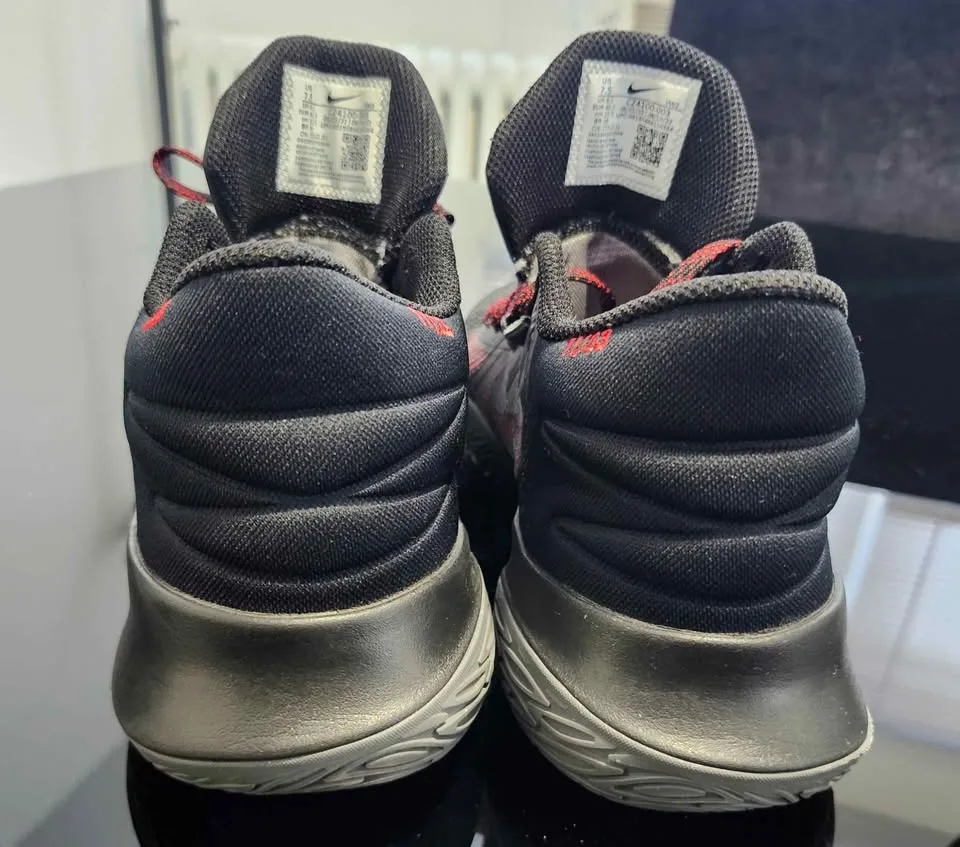 NIKE basketball Shoes (size 7.5 US ) image indicator(6)