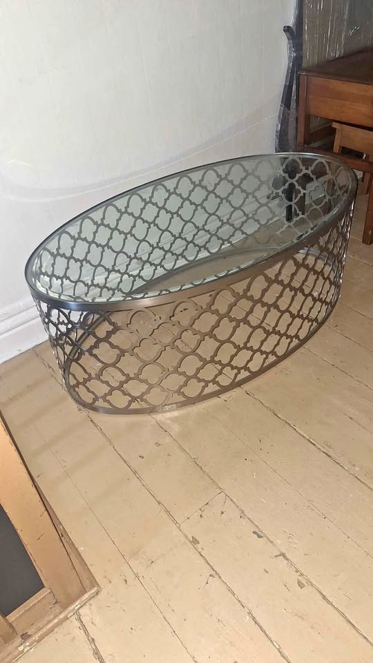 Decor Rest Quatrefoil Coffee Table