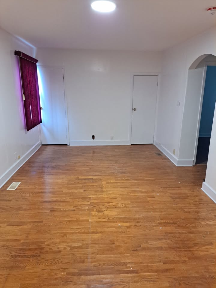 2 Bed 1 Bath Apartment - photo 4