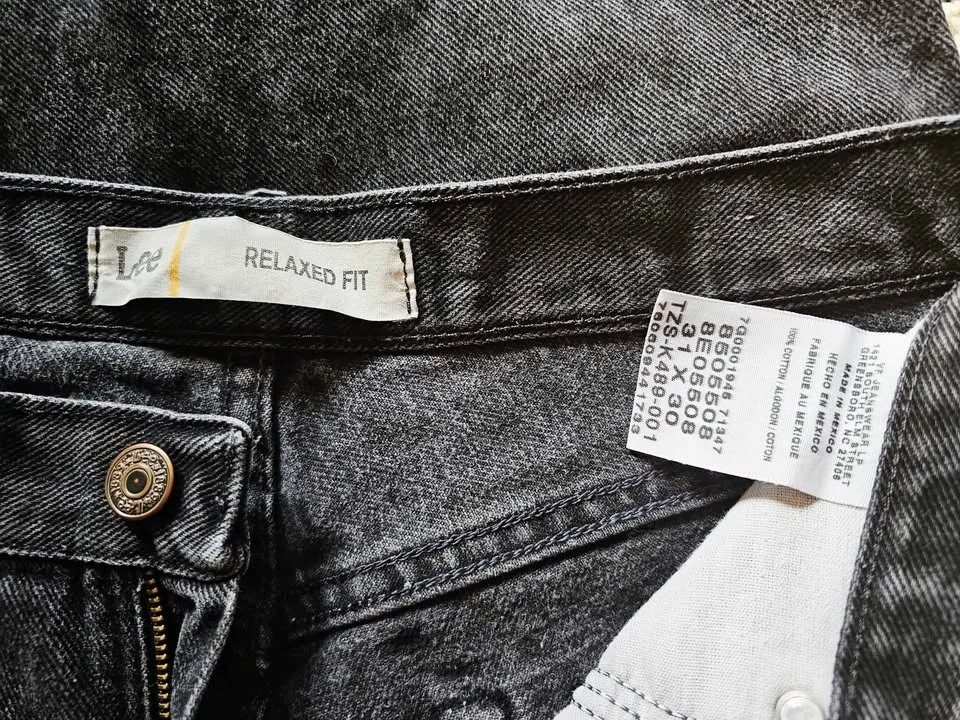 Vintage 90s Lee 31x30 Relaxed Fit Washed Black Denim Mens Jeans image indicator(10)