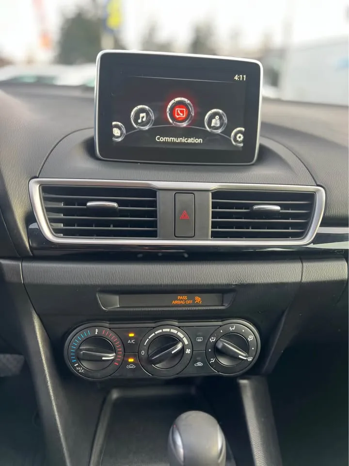 2016 Mazda 3 image indicator(9)