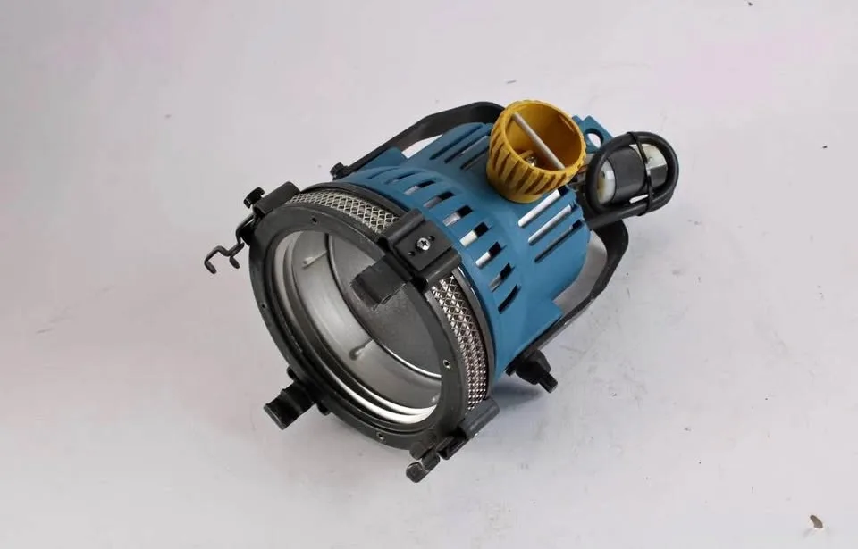 Arri Spotlight Arrilite 1000 Studio Spotlight Fixture - Good Con