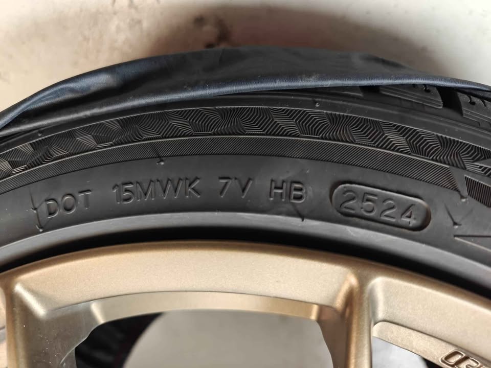 Hankook Winter Tires & Rims - Hyundai Elantra 225/45/R18 - photo 5