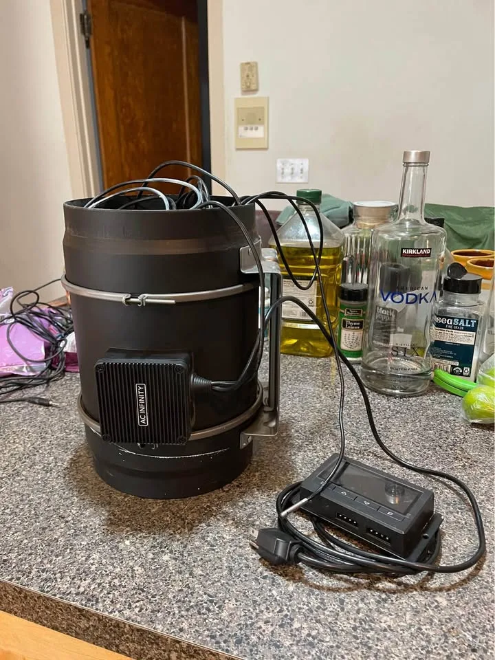 AC Infinity Cloudine Pro T8 - 8” fan for grow tents image indicator(2)