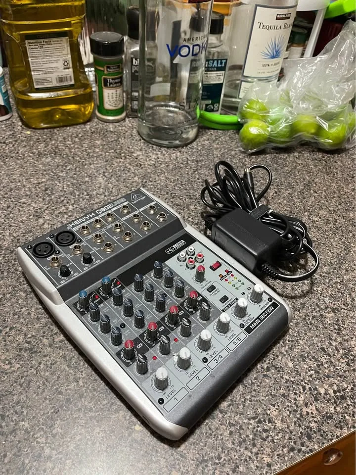 Behringer Xenyx Q802USB - Mixer/USB Interface image indicator(4)