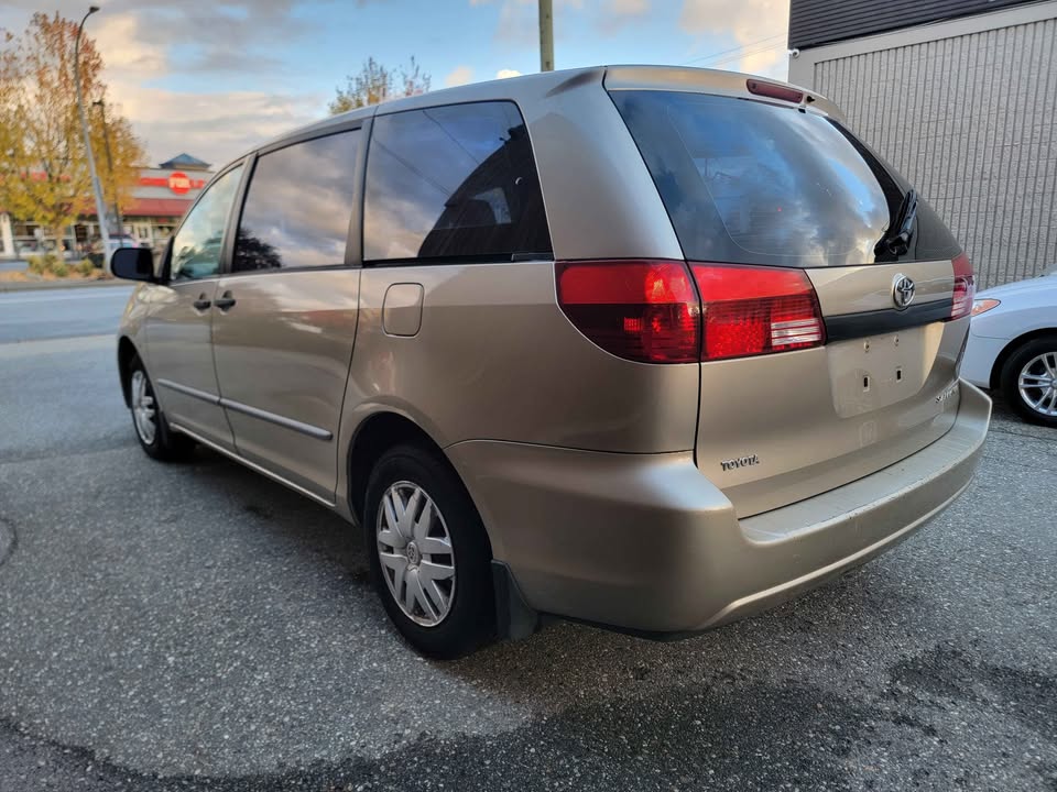 2005 Toyota Sienna - photo 4