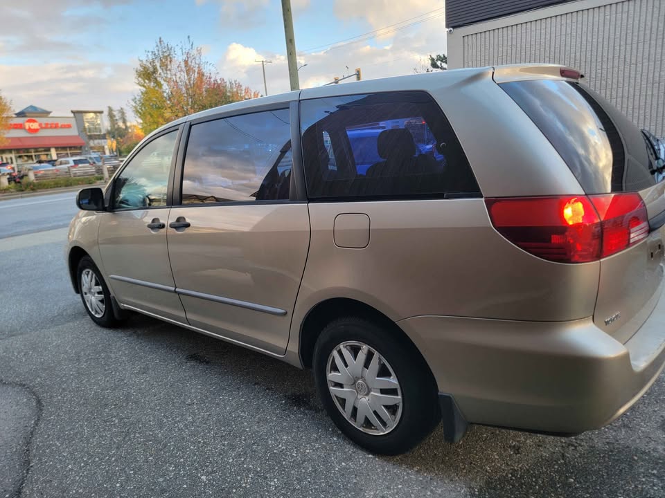 2005 Toyota Sienna - photo 5