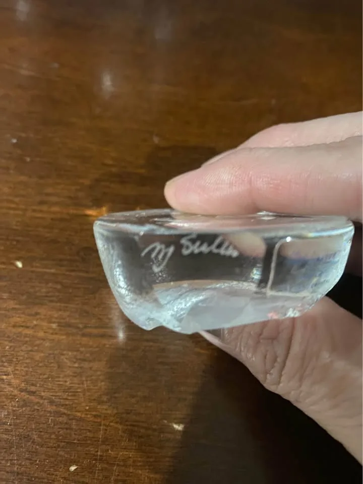 Swedish crystal squirrel paperweight! Signed Mats Jonasson image indicator(2)