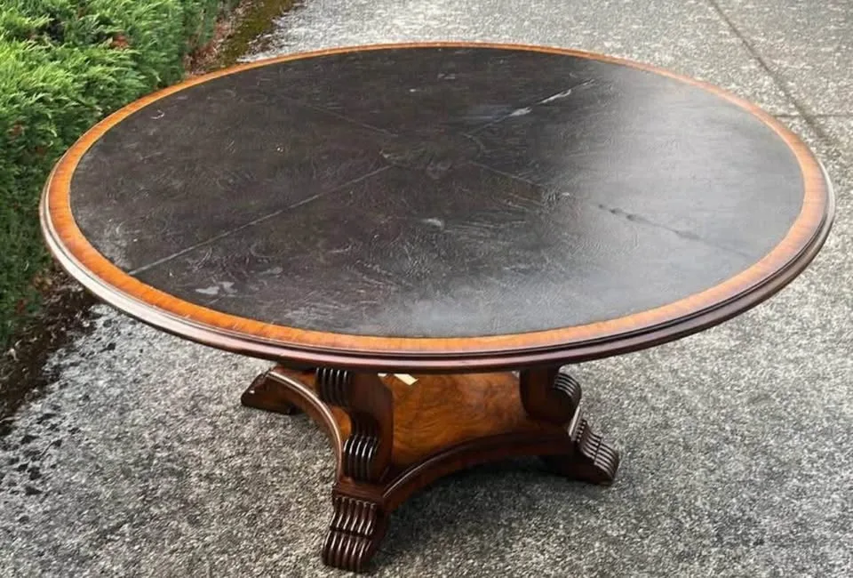 Round Pedestal Table image indicator(2)