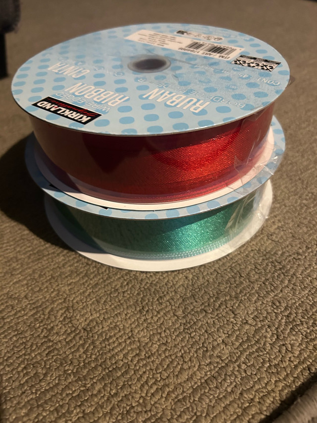 New Signature Christmas Wired Edge Ribbons 2 Rolls (Red & Green) - photo 4