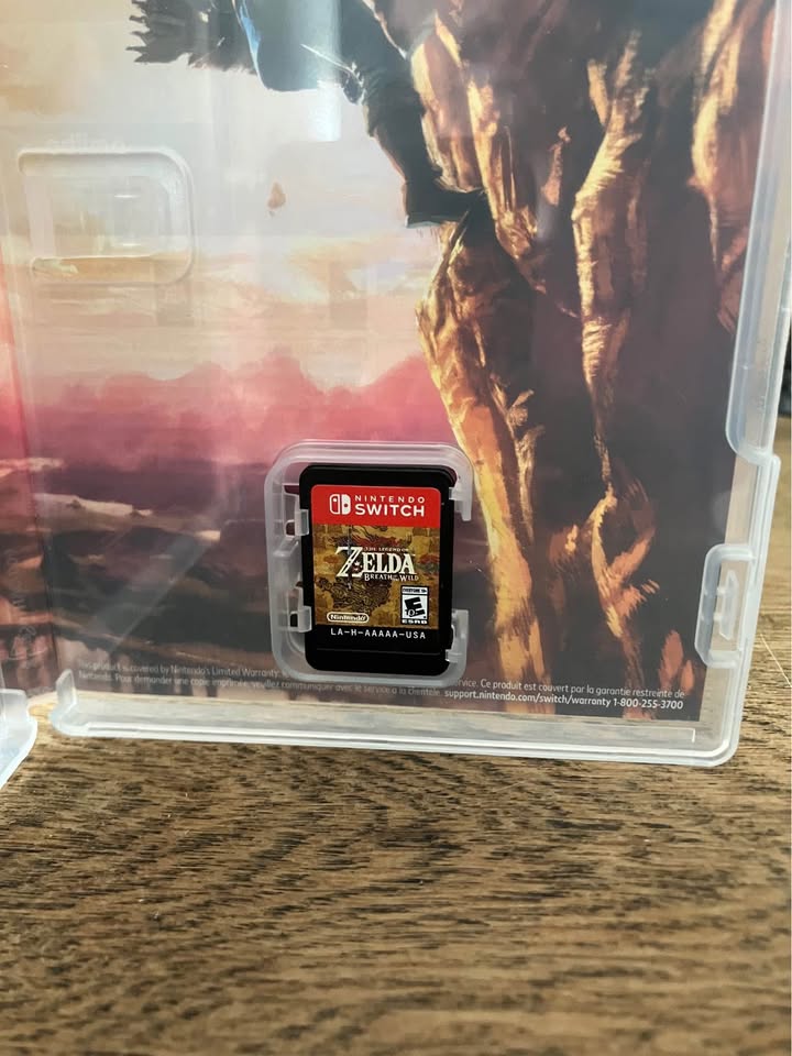 The Legend of Zelda Breath of the Wild Nintendo Switch - photo 2