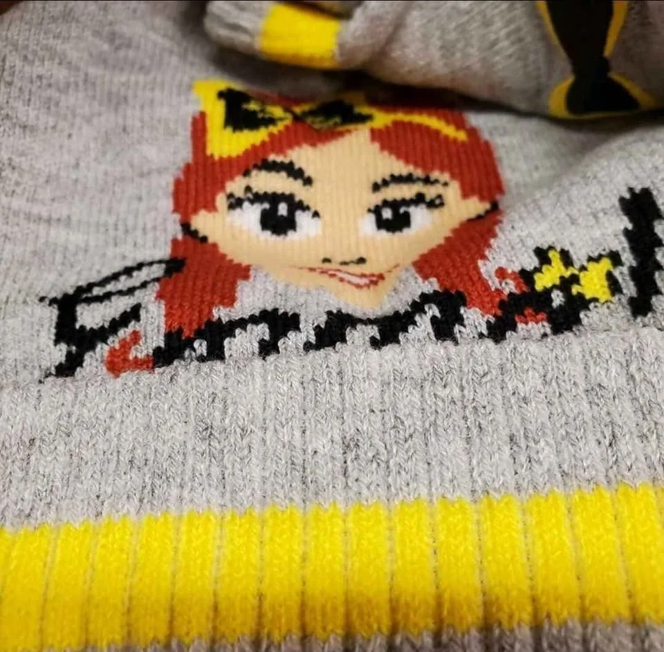 BNWT The Wiggles Emma Hat & Mitts Set - 2-3x image indicator(2)