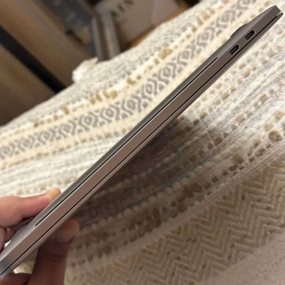 Apple MacBook Pro 2018 - 15" - i7 16/512 GB - Space Grey image indicator(4)