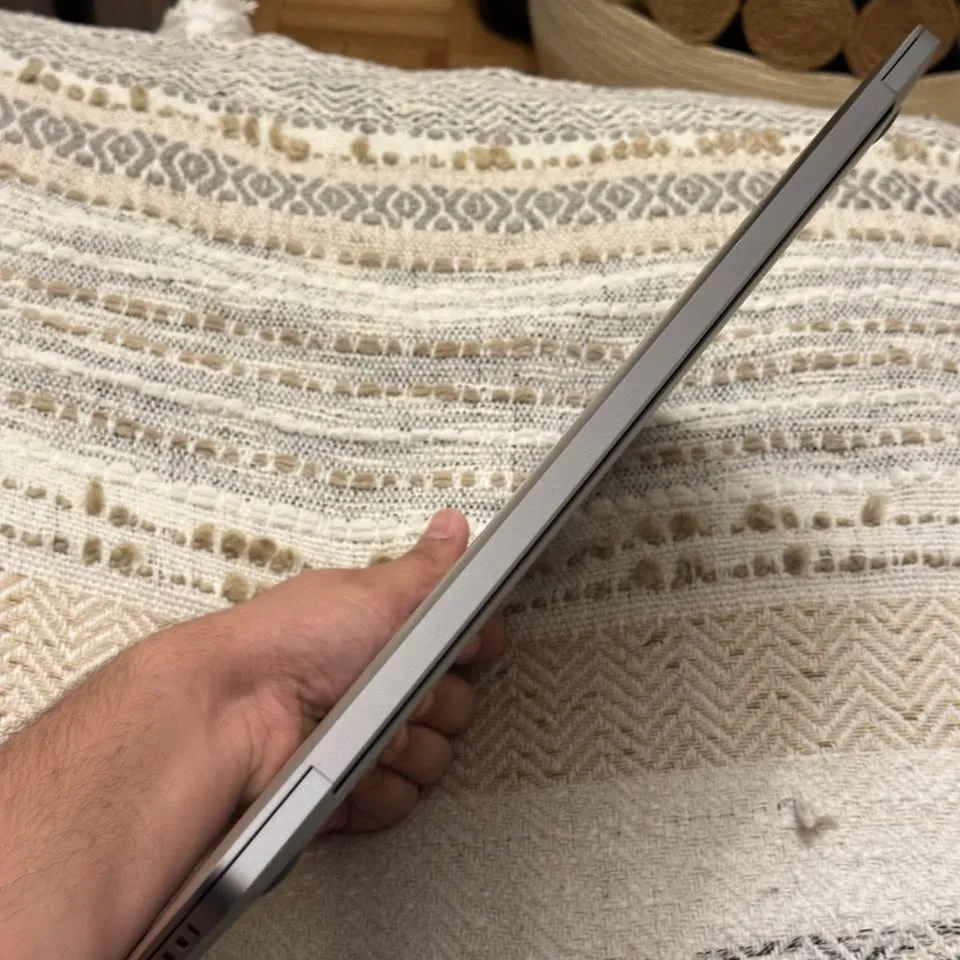 Apple MacBook Pro 2018 - 15" - i7 16/512 GB - Space Grey image indicator(7)