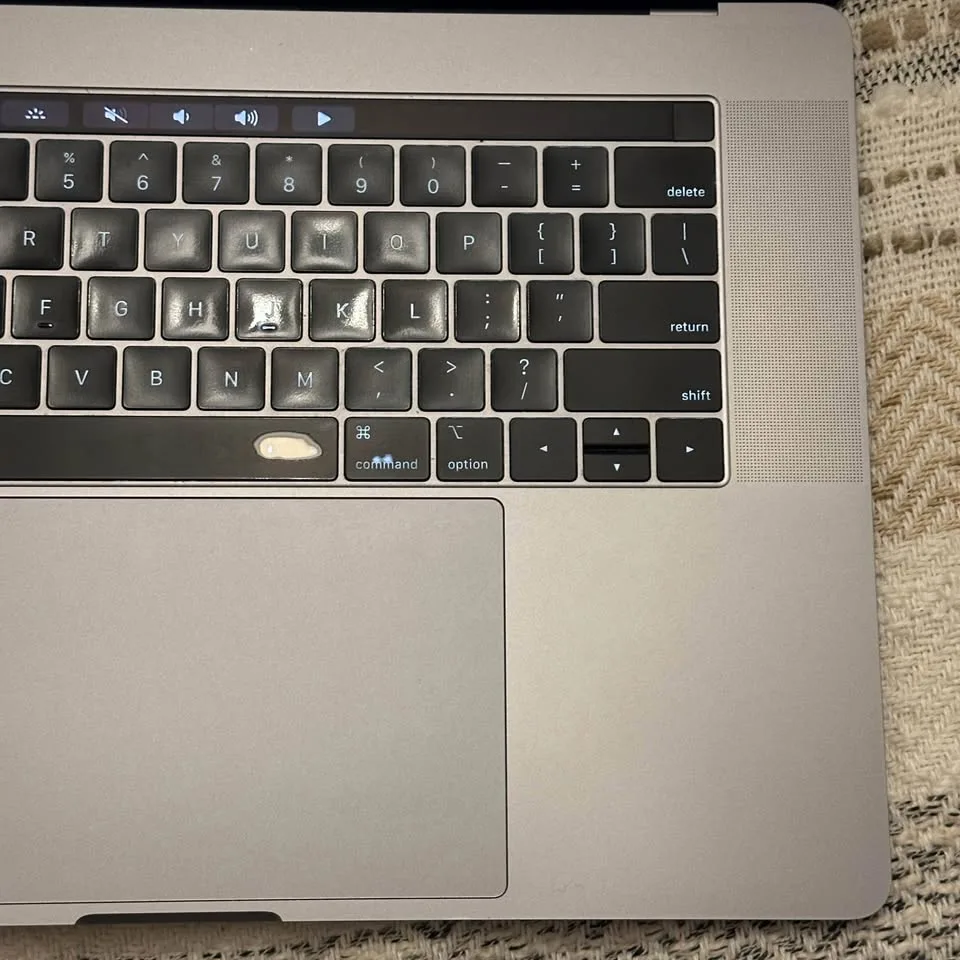 Apple MacBook Pro 2018 - 15" - i7 16/512 GB - Space Grey image indicator(8)
