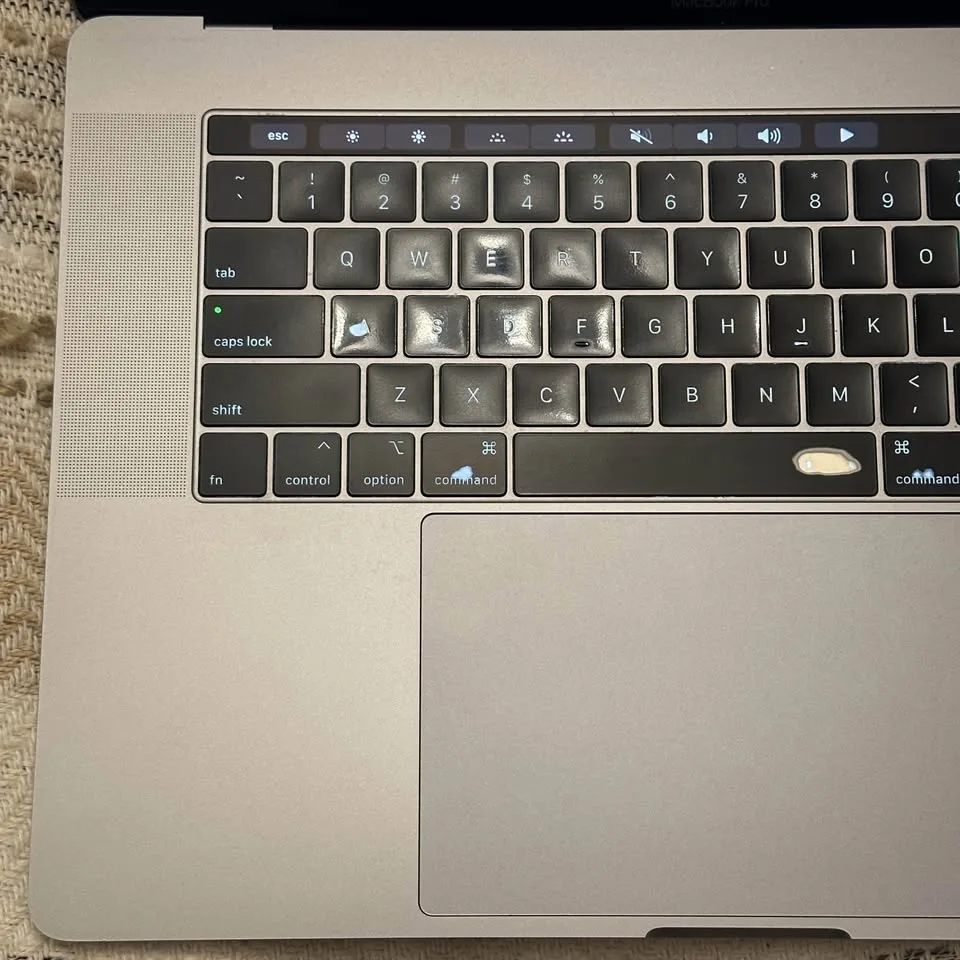 Apple MacBook Pro 2018 - 15" - i7 16/512 GB - Space Grey image indicator(9)