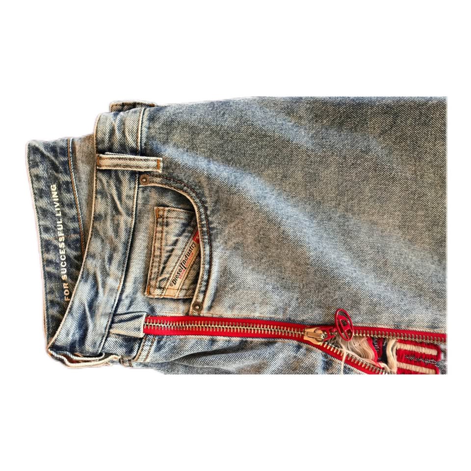 Diesel Pantaloni Straight Jeans D-Rise - photo 2