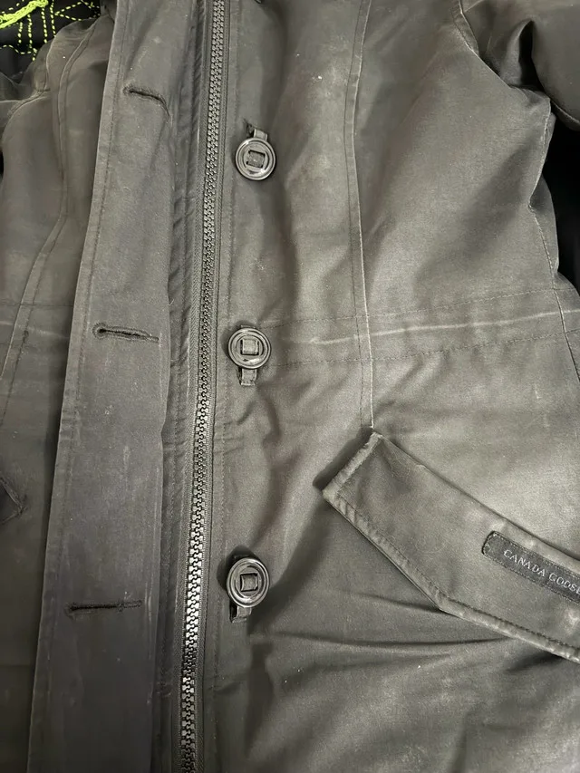 Canada Goose Black image indicator(3)