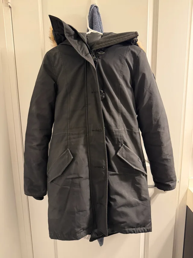 Canada Goose Black image indicator(4)