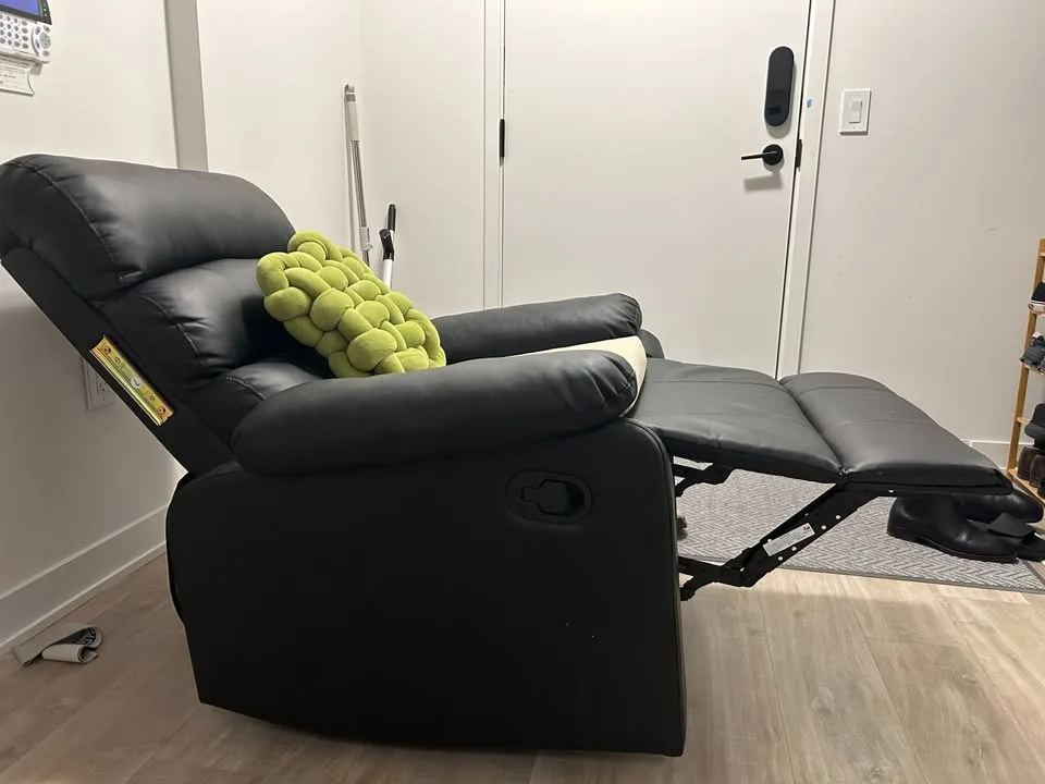 Leather Manual Recliner image indicator(2)