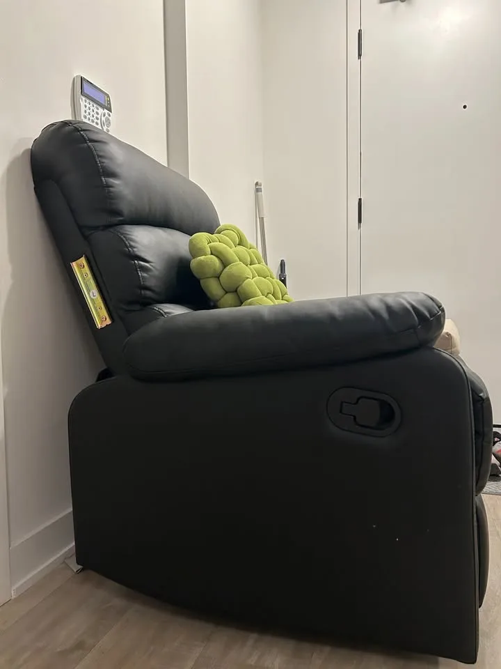 Leather Manual Recliner image indicator(3)