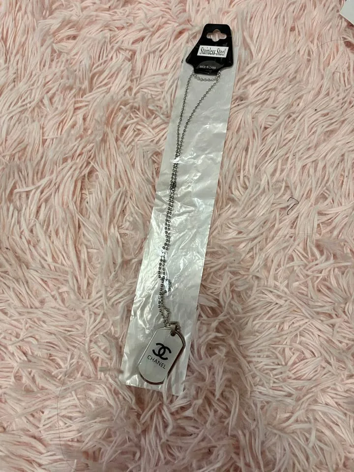 Dog tag necklace thumbnail