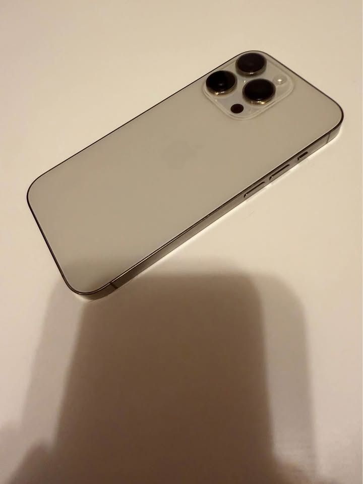iPhone 14 Pro - photo 3