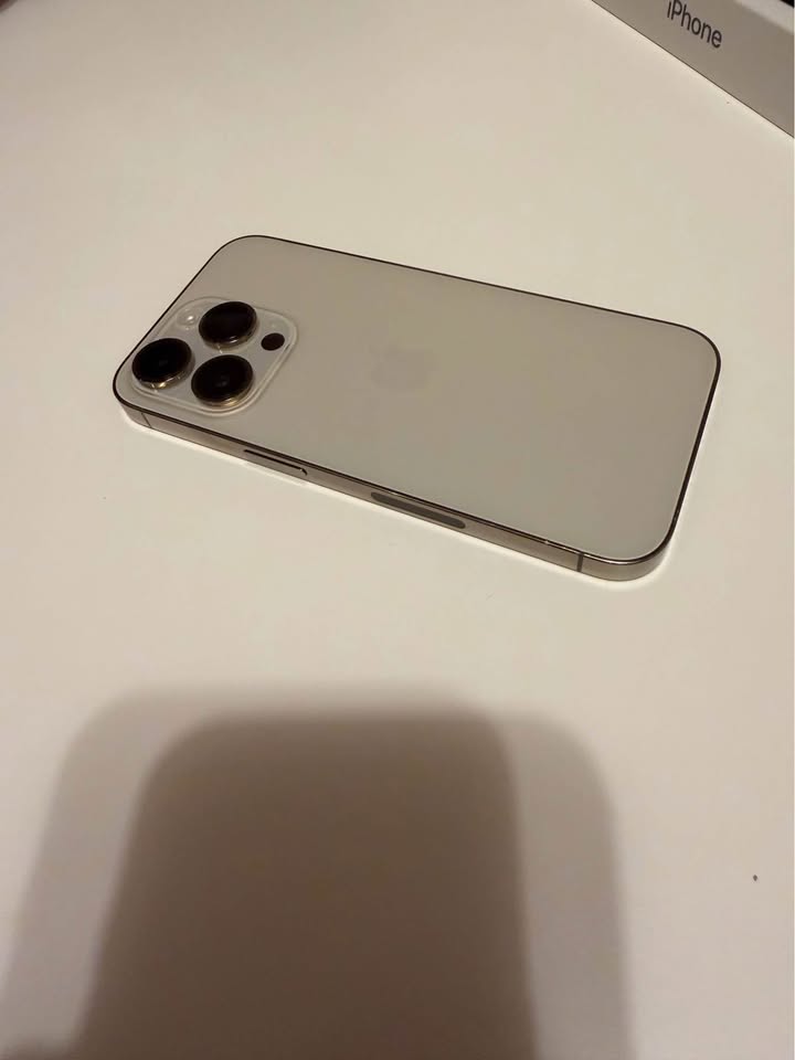 iPhone 14 Pro - photo 4