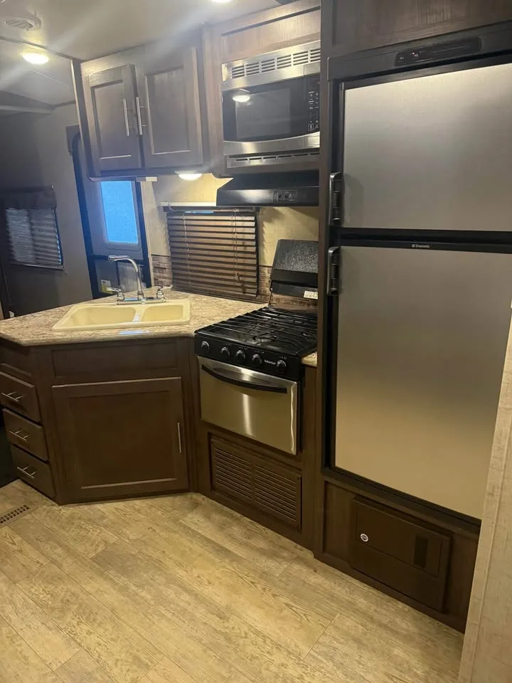 2017 Forest River surveyor 295QBLE image indicator(7)