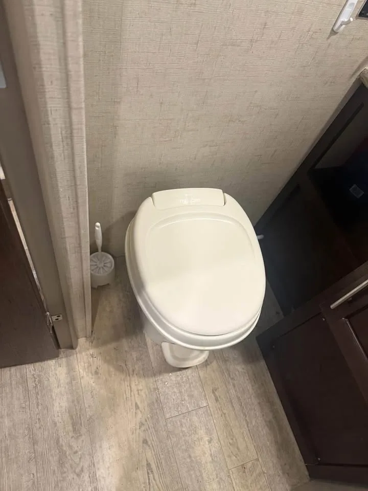 2017 Forest River surveyor 295QBLE image indicator(8)